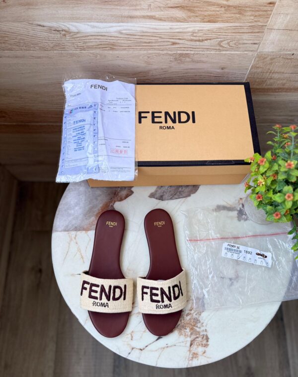 FENDI-roma flats
