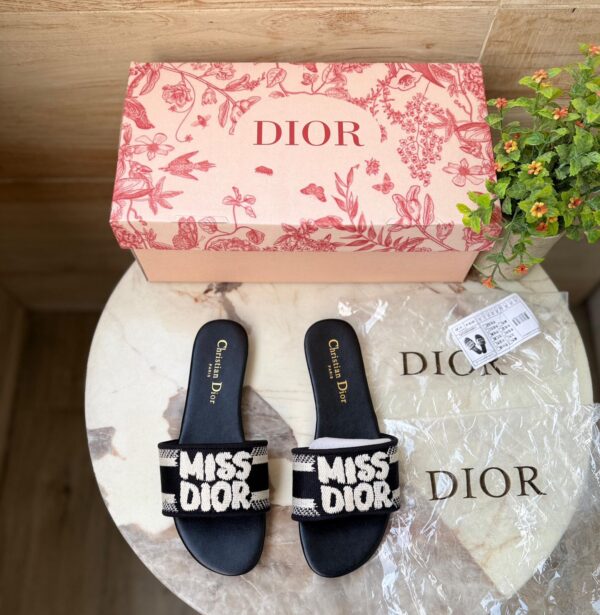 Miss Diorr flats - Image 3