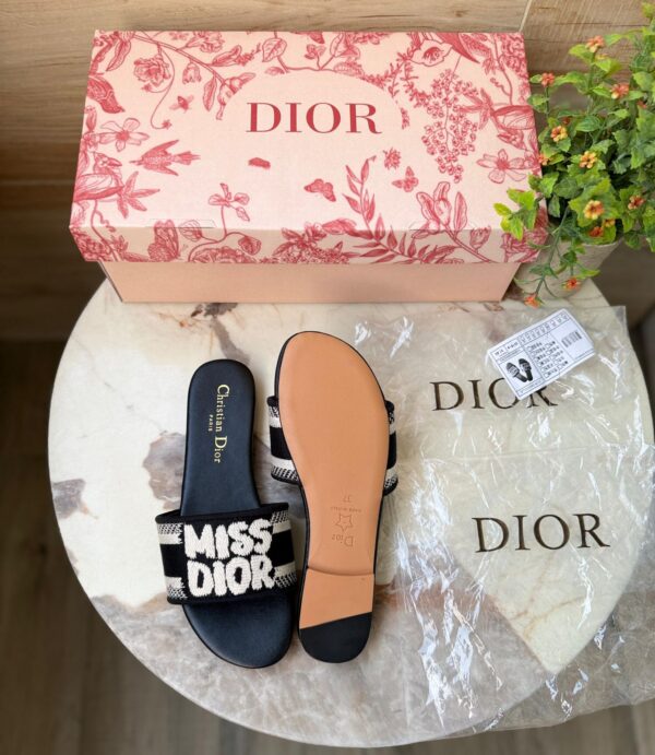 Miss Diorr flats - Image 2