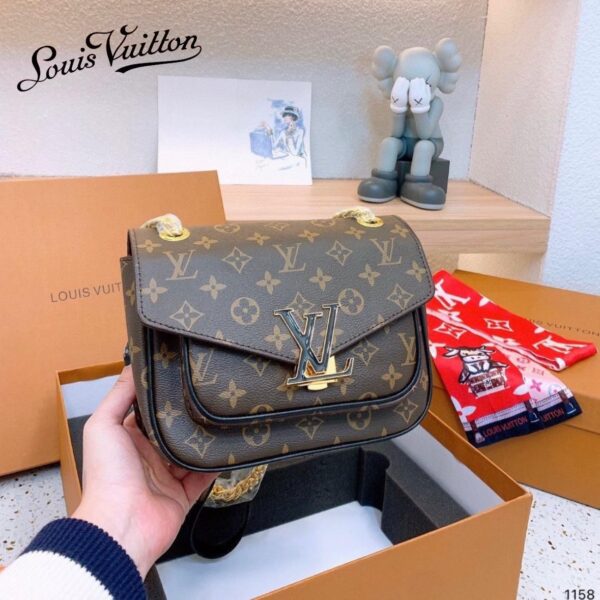 LOUIS VUITTONN PREMIUM GIFT SET BAG WITH OG BOX - Image 5