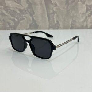 Givenchyy Black LUXURY Shade