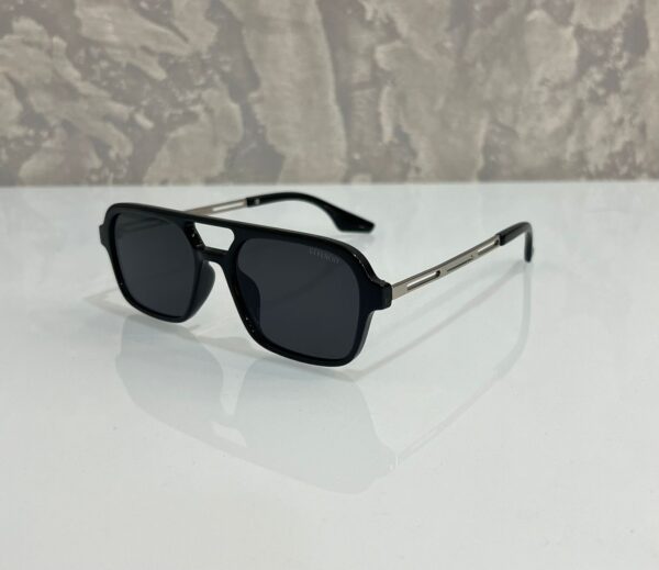 Givenchyy Black LUXURY Shade