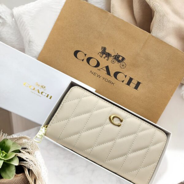 LATEST COACHH WALLET IN STOCK - Image 2