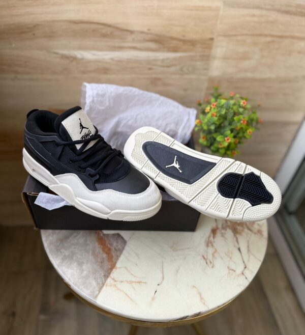 AIR JORDANSS 4 RM BLACK LIGHT BONE  - Image 2