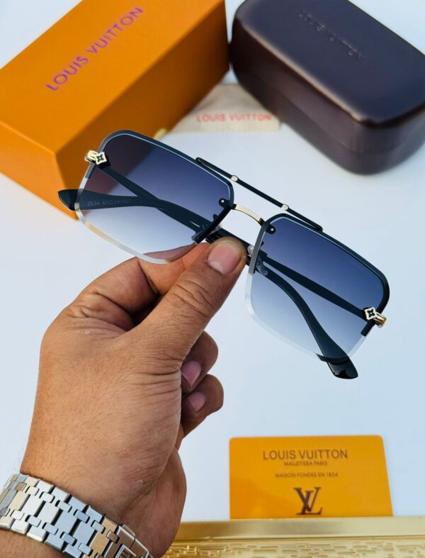 LOUISS VUITTONN-SUNGLASSESS - Image 9