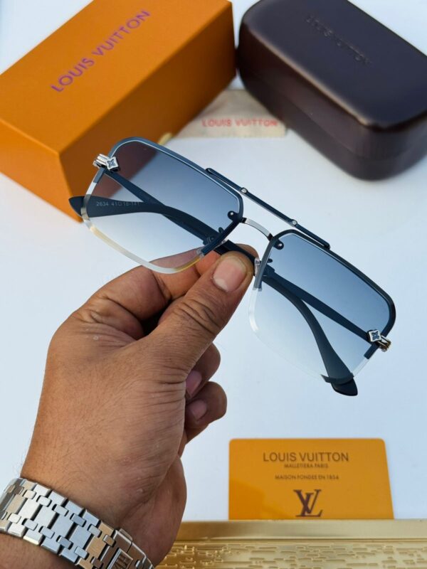 LOUISS VUITTONN-SUNGLASSESS - Image 10