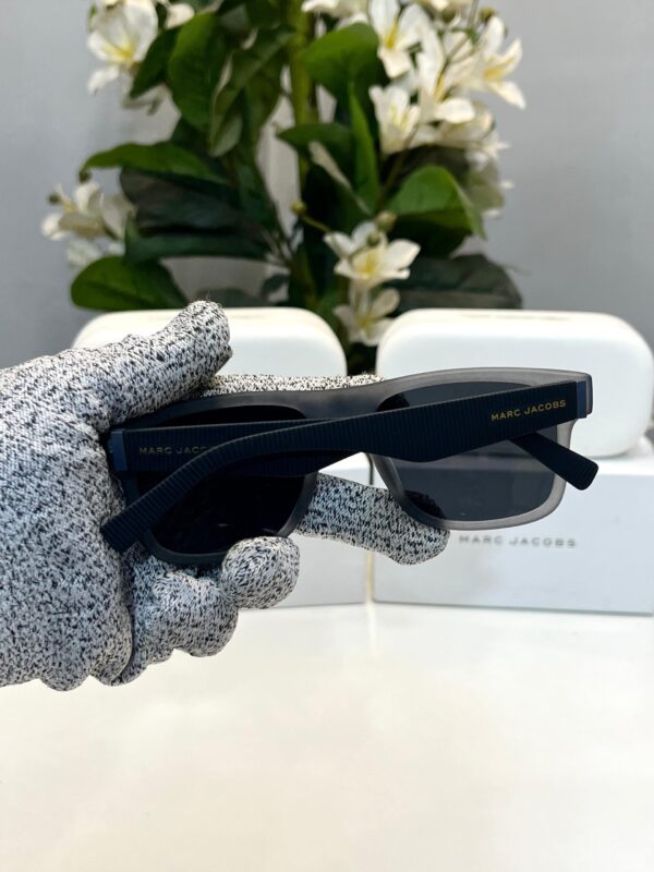 MARCC JACOBS 228 GREY BLACK - Image 3