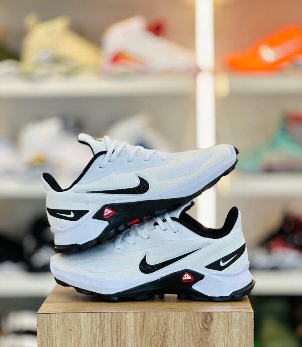 NIKEE ACG