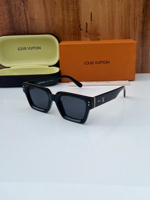 LOUIS VUITTONN - Image 3
