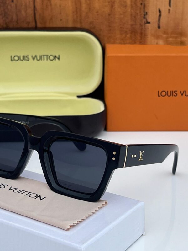 LOUIS VUITTONN - Image 5