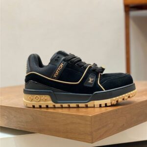 Louiss Vuittonn Trainer Maxi Black Gum
