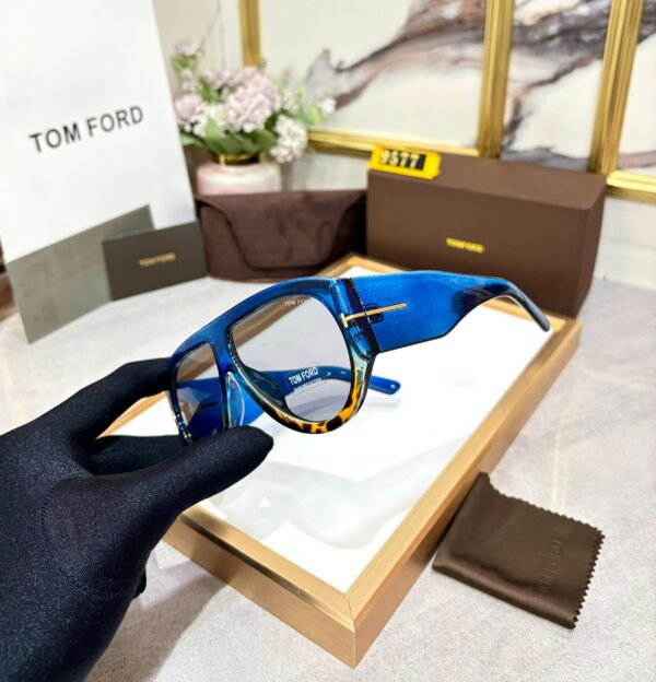 TOM FORDD - Image 4