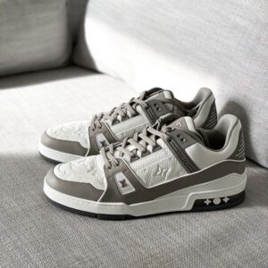 LOUISS VUITTONN LV TRAINERS Grey