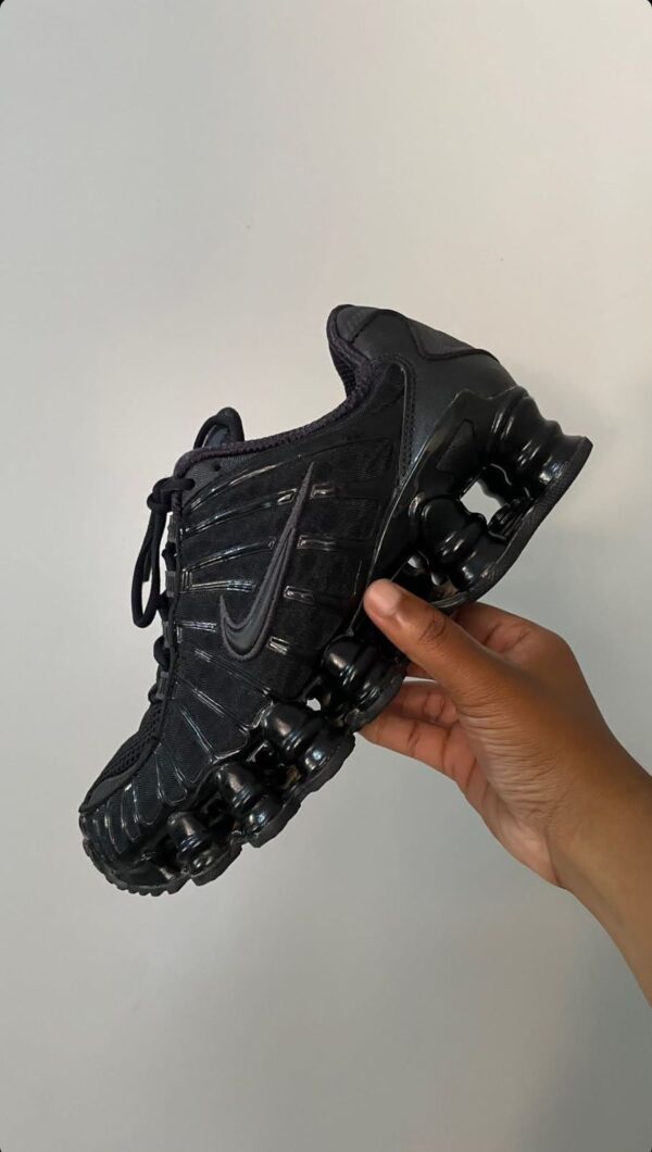 NIKEE AIRMAX SHOX TL TRIPLE BLACK 