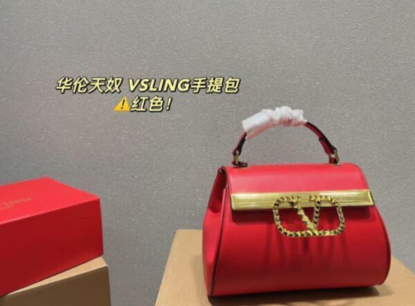 VALENTINOO GARAVANI ROCKSTUD ALCOVE BAG - Image 4