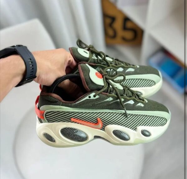 NIKEE NOCTA GLIDE 