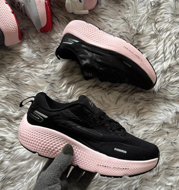 Skectherss carbon
