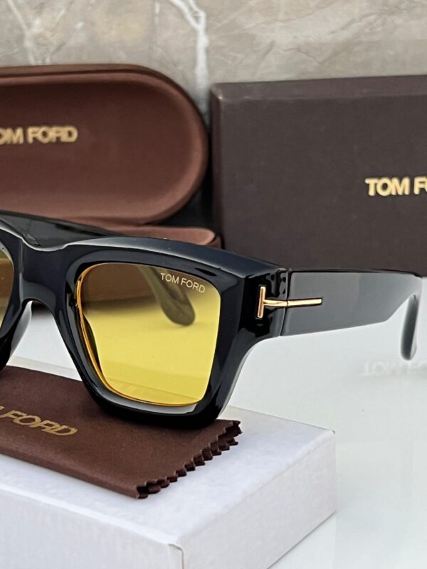 TOMM FORD NEW - Image 3