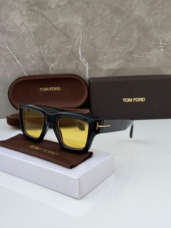 TOMM FORD NEW - Image 4
