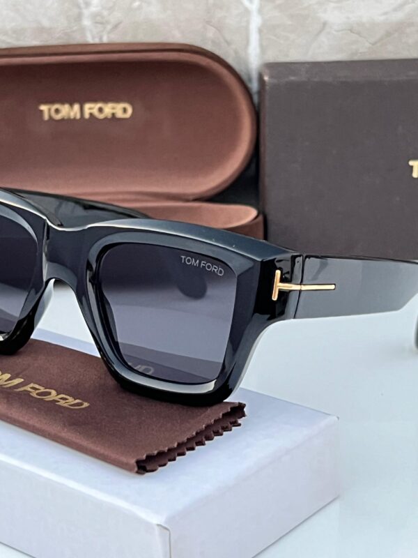TOMM FORD NEW - Image 5