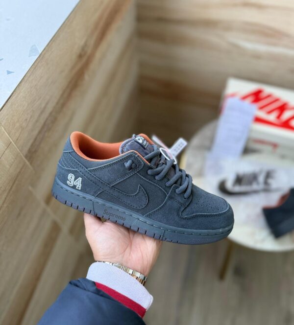 NIKEE SB DUNK SUPREME 94 CHARCOAL GREY 2025 - Image 2