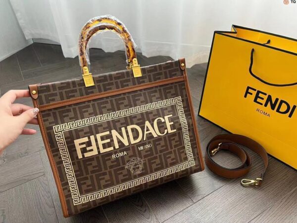 FENDACEE LARGE SHOPPER BAG