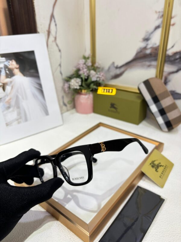 BURBERRYY OPTICAL - Image 3