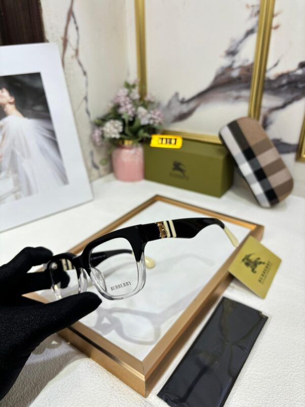 BURBERRYY OPTICAL - Image 2