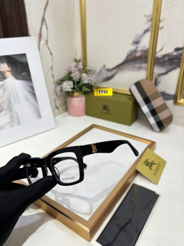 BURBERRYY OPTICAL - Image 5