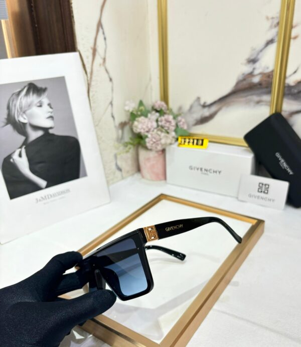 GIVENCHYY - Image 3