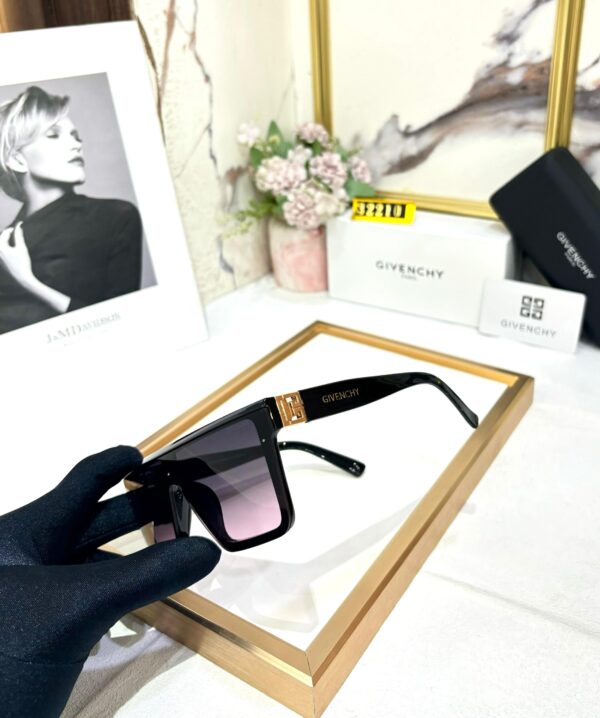 GIVENCHYY - Image 8