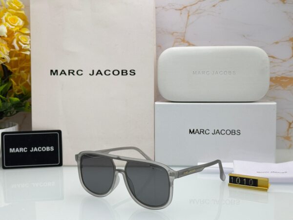 MARCC JACOBS SUNGLASSESS - Image 4