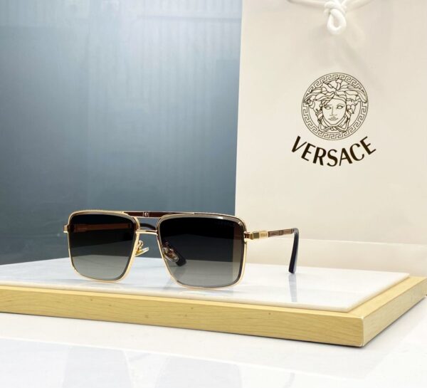 VERSACEE - Image 3