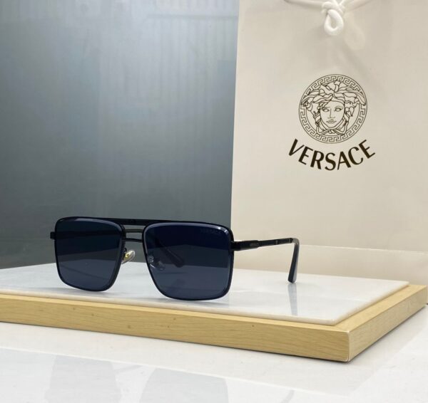 VERSACEE - Image 2