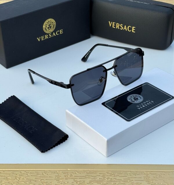 VERSACEE UNISEX MODEL - Image 6