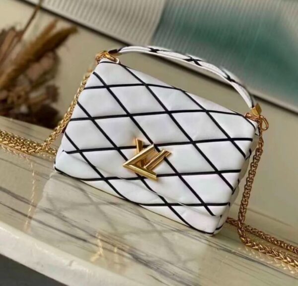 LOUISS VUTTIONN GO 14 MM MALLETAGE SHOULDER BAG