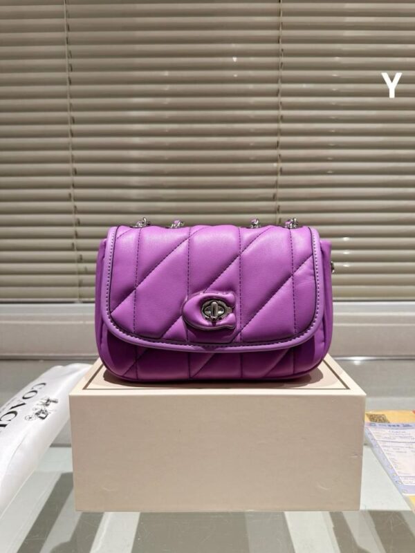 COACH QUILTED PILLOW MADISON - Image 4