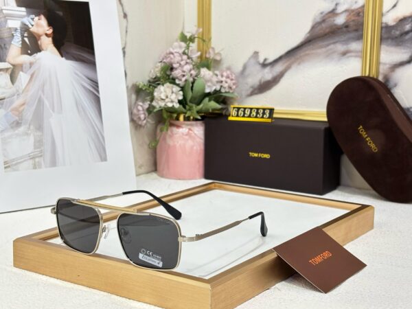 TOM FORDD - Image 3