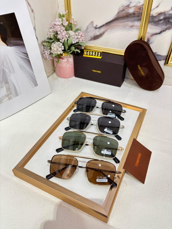 TOM FORDD - Image 5