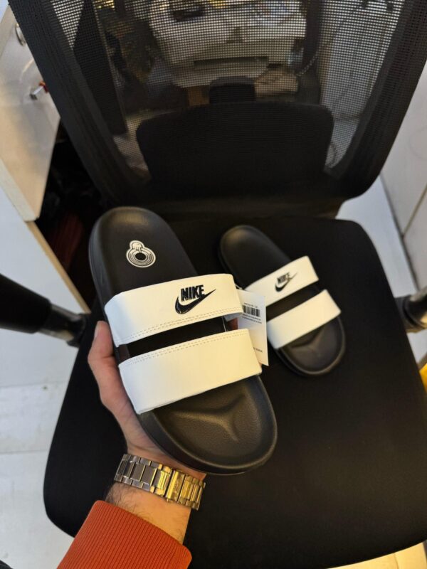 NIKEE CALM SLIDES