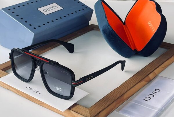 GUCCII-SUNGLASSESS