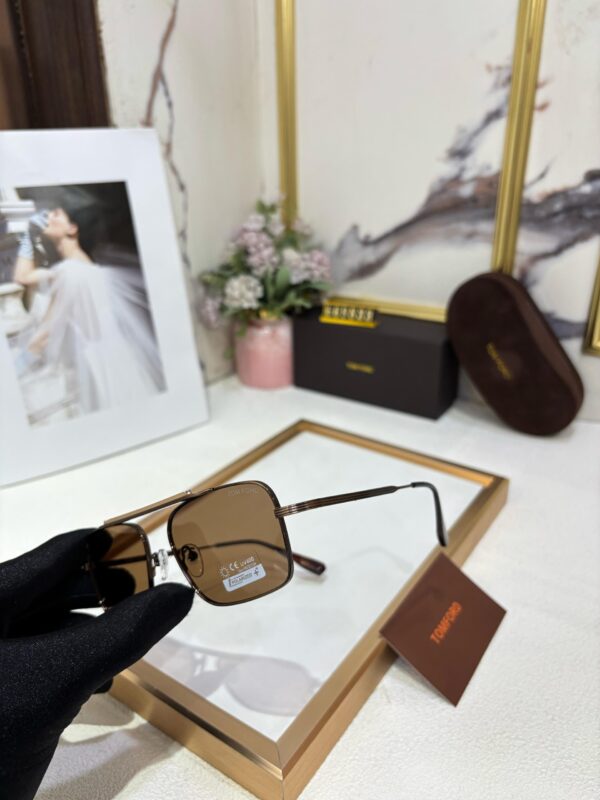 LATEST TOMM FORD SUNGLASS - Image 3