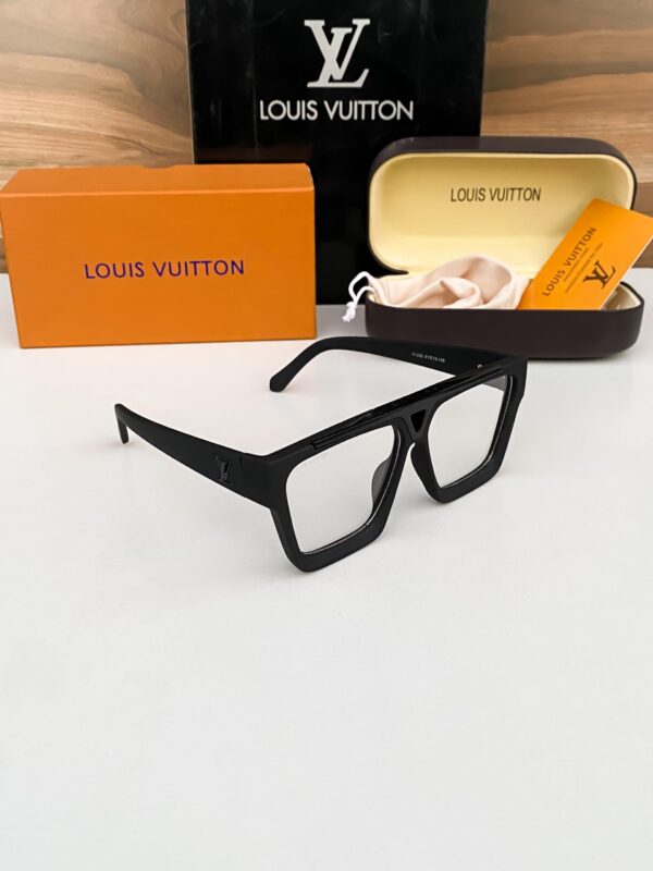 LOUISS VUITTONN FRAME 1502