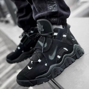 NIKEE AIR BARRAGE MID