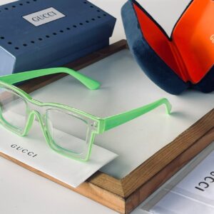 GUCCII SPECTACLE