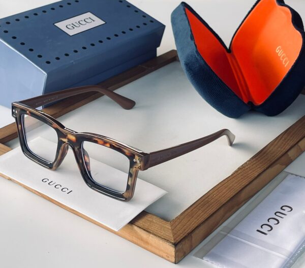 GUCCII SPECTACLE - Image 5