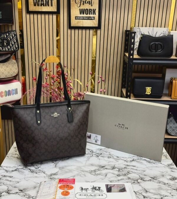 Coachh High Quality Leather Tote Bag with Topzip - Image 4