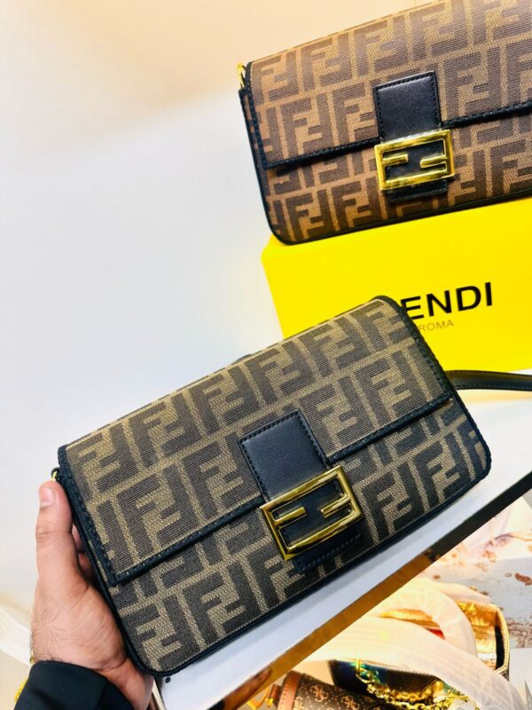 FENDII BAGUETTE  - Image 5