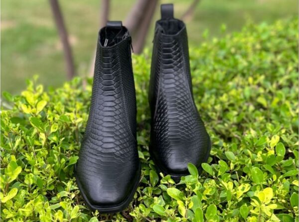 Kennethh Cole