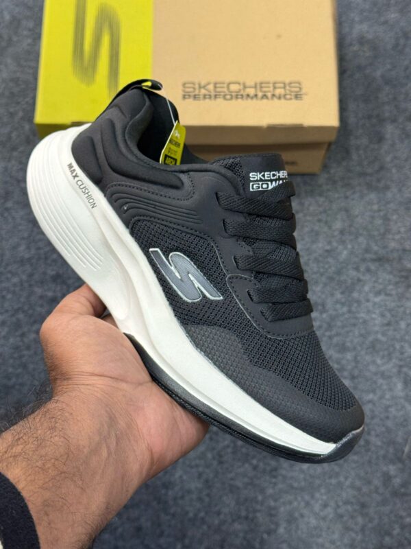 Skecherss max cushion - Image 3